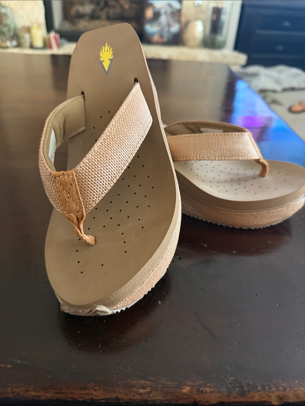 Volatile Tan Wedge Flip-Flop Sandals for Women NEW NEVER WORN - Picture 2 of 7